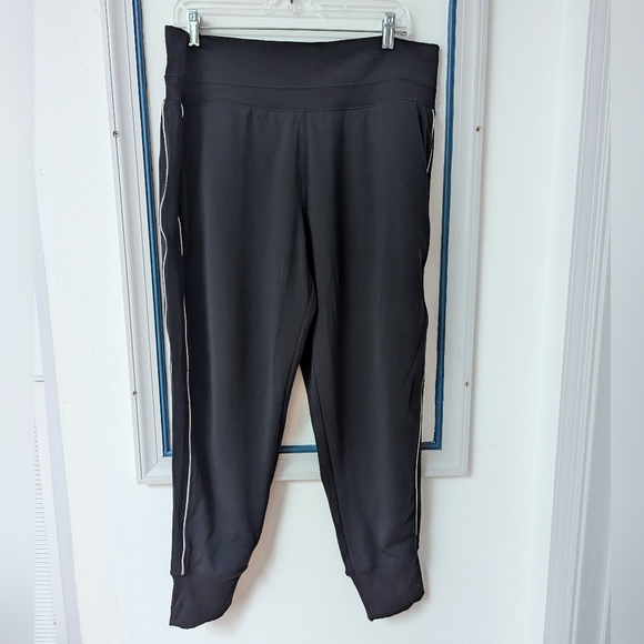 Athleta Women's XL Black Joggers Sweatpants Yoga Running Athleisure - Picture 1 of 4